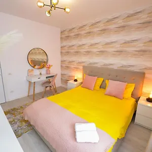 - Private Parking Apartament